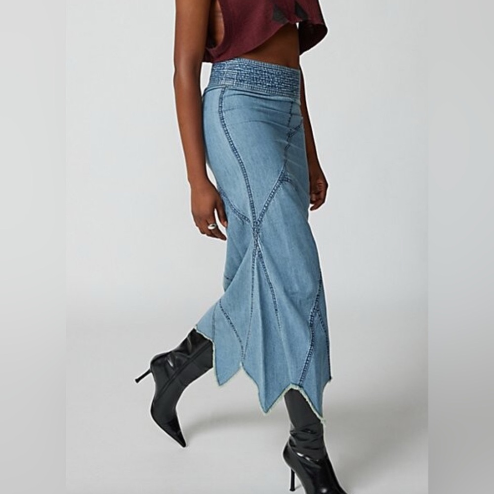 Urban Outfitters Evie midi skirt 🩵 - Picture 9 of 9